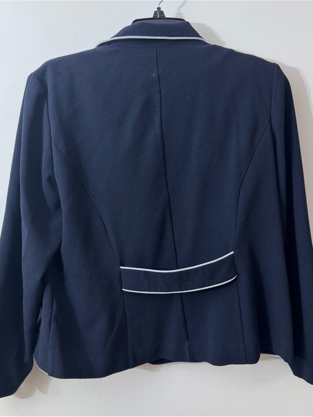 Danny & Nicole Navy Blazer with White Trim and Buttons - Picture 4 of 6